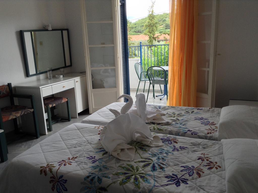 Musses Hotel Koukounaries Room photo