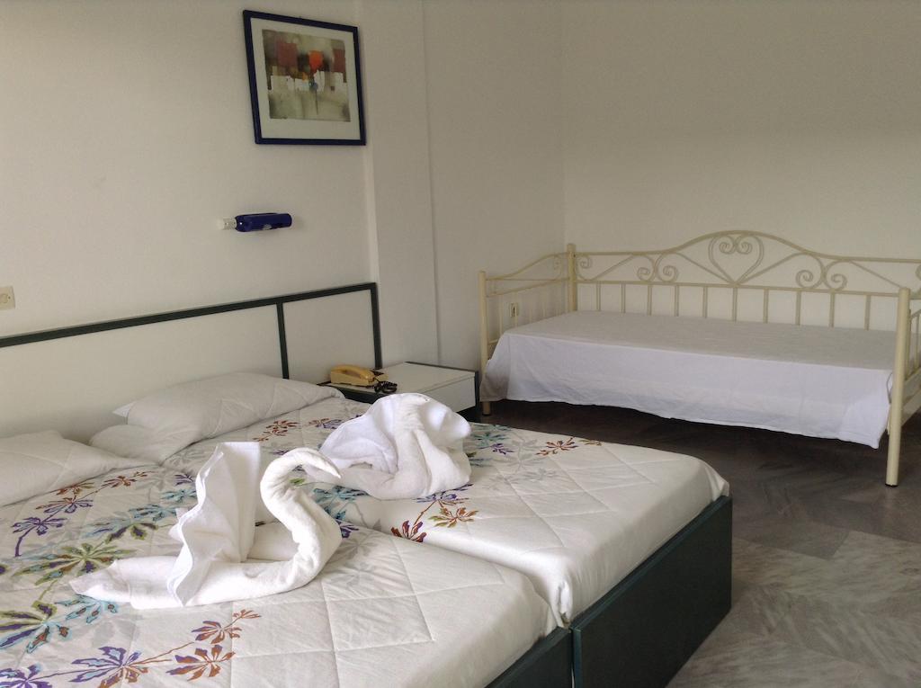 Musses Hotel Koukounaries Room photo